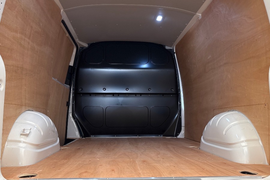 Used Volkswagen Transporter 2024 for sale - 76436065: Photo 5