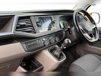 Used Volkswagen Transporter 2022 for sale - 76784729: Photo