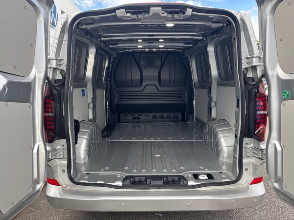 Used Volkswagen Transporter 2025 for sale - 76236547: Photo 11