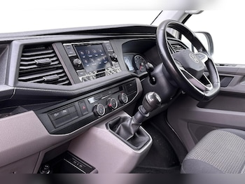 Used Volkswagen Transporter 2022 for sale - 76784724: Photo