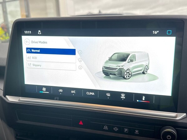 Used Volkswagen Transporter 2025 for sale - 76141412: Photo 24