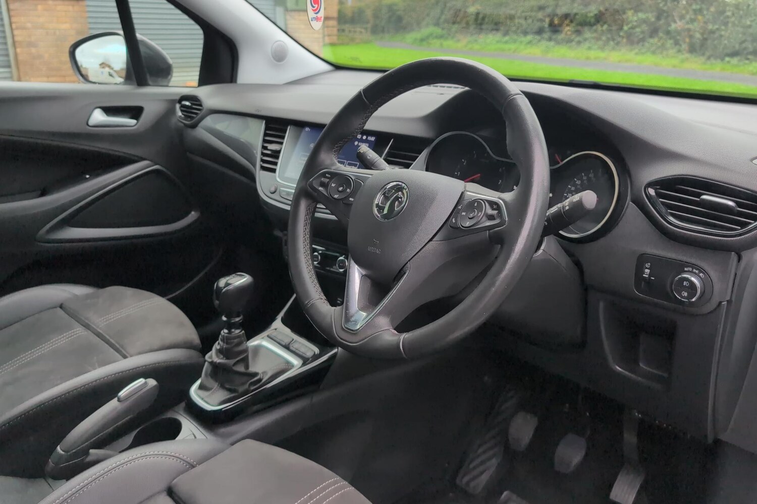 Used Vauxhall Crossland 2024 for sale - 76461097: Photo 2