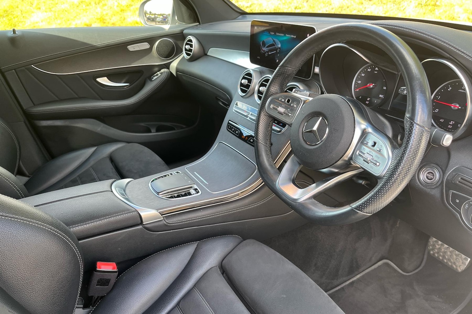 Used Mercedes-Benz GLC 2019 for sale - 75816472: Photo 2