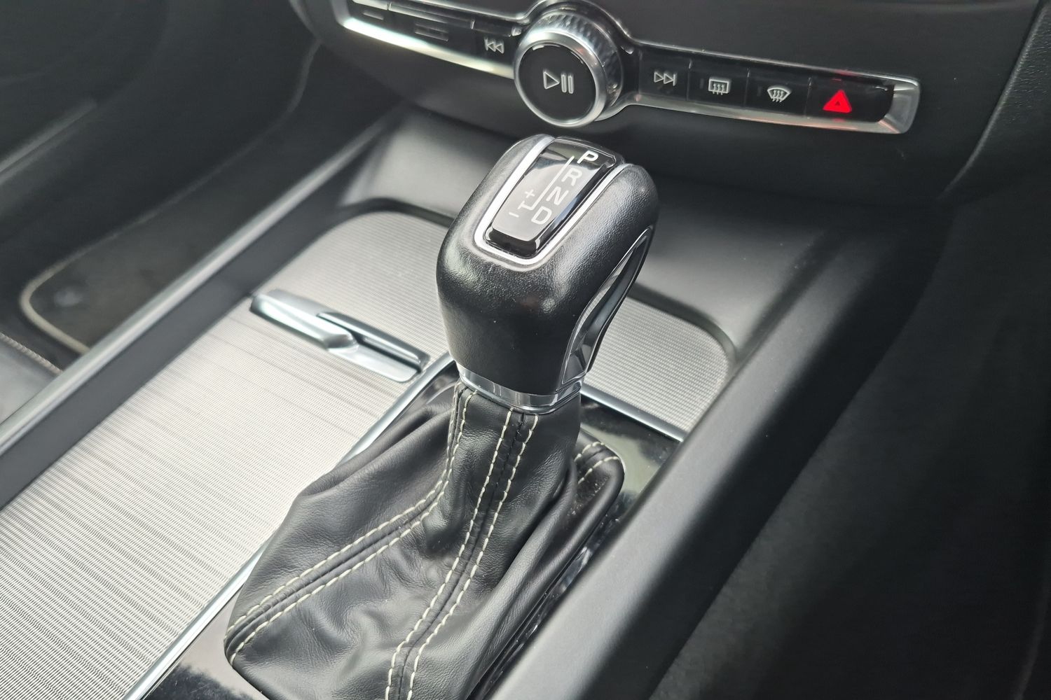 Used Volvo V60 2019 for sale - 77699096: Photo 14