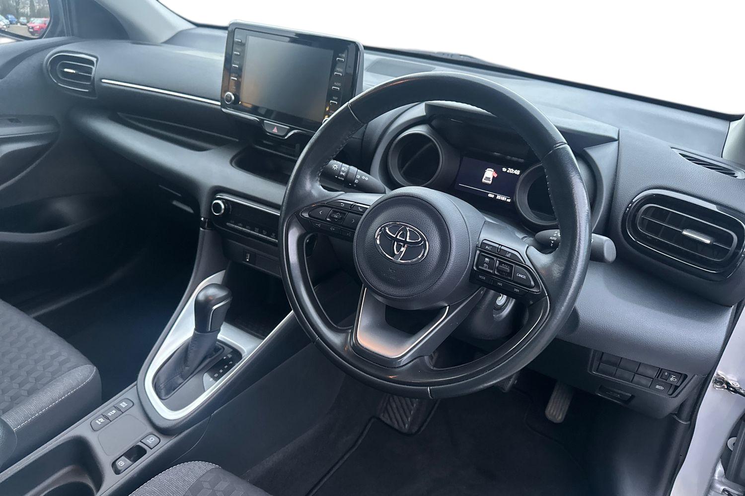 Used Toyota Yaris 2021 for sale - 77240020: Photo 2