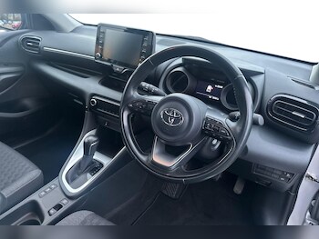 Used Toyota Yaris 2021 for sale - 77240020: Photo