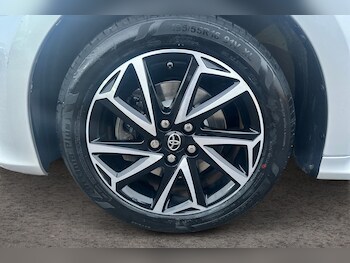 Used Toyota Yaris 2021 for sale - 77240020: Photo