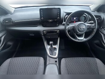 Used Toyota Yaris 2021 for sale - 77240020: Photo
