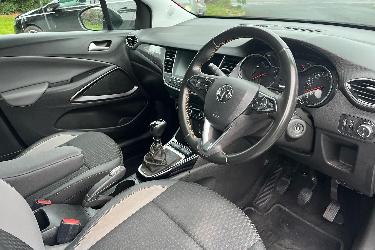 Used Vauxhall Crossland X 2019 for sale - 76390958: Photo 2