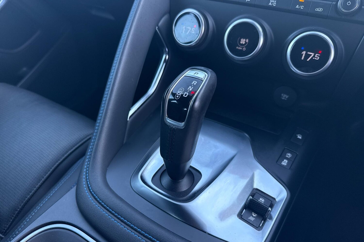 Used Jaguar E-Pace 2018 for sale - 76624845: Photo 14