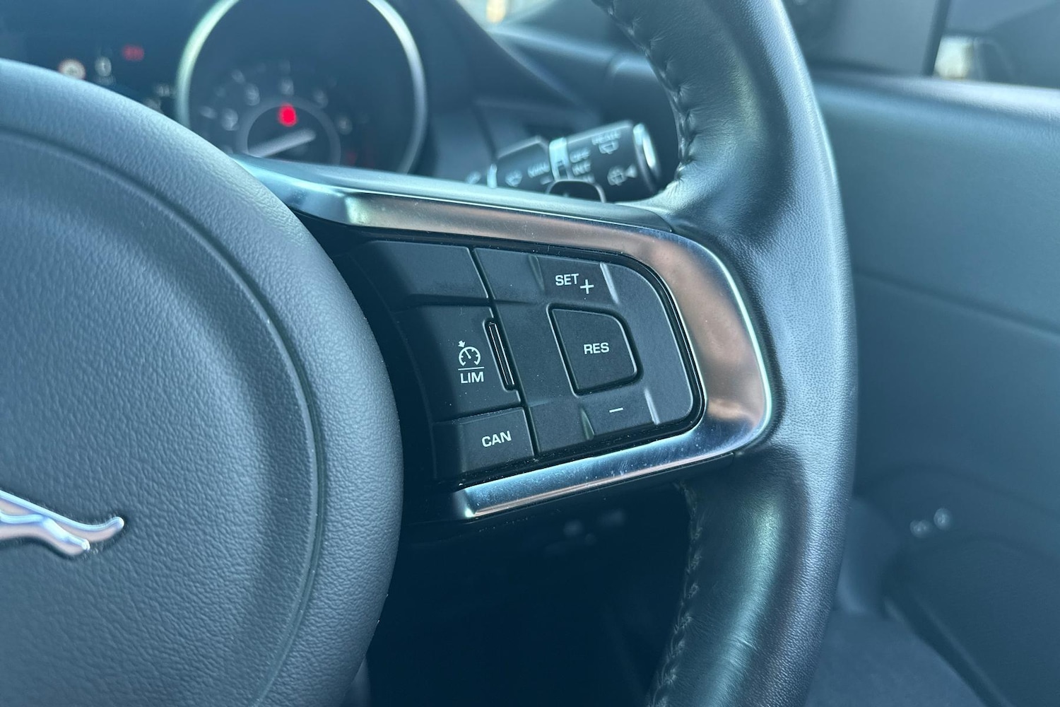 Used Jaguar E-Pace 2018 for sale - 76624845: Photo 16