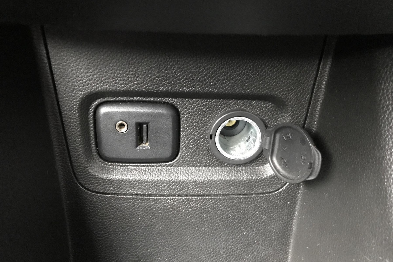 Used Vauxhall Viva 2016 for sale - 76351490: Photo 24
