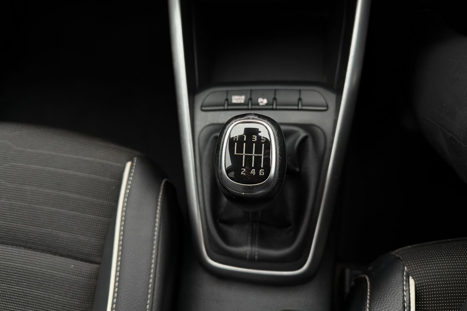 Used Kia Stonic 2022 for sale - 77727134: Photo 14