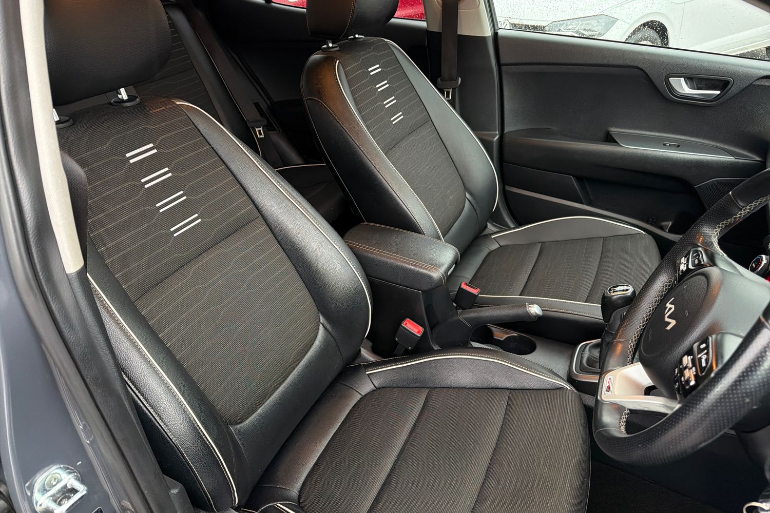 Used Kia Stonic 2022 for sale - 77727134: Photo 15