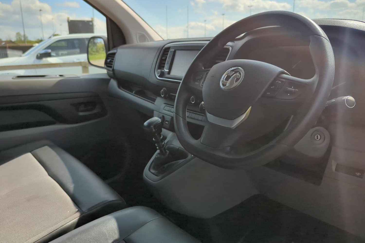 Used Vauxhall Vivaro 2019 for sale - 76718627: Photo 2