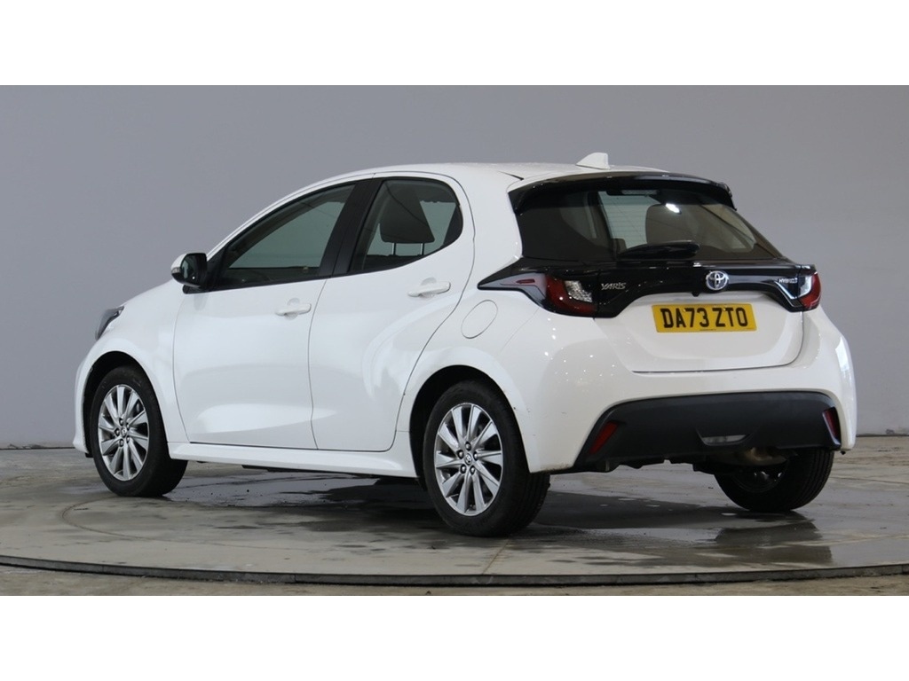 Used Toyota Yaris 2023 for sale - 77308665: Photo 2