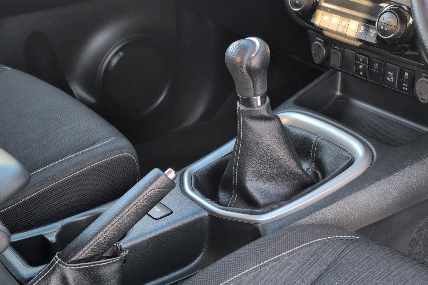 Used Toyota Hilux 2023 for sale - 76564686: Photo 14