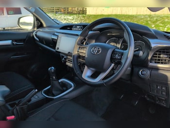 Used Toyota Hilux 2023 for sale - 76564686: Photo