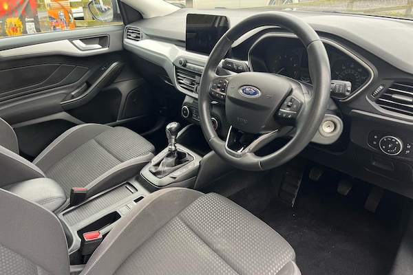 Used Ford Focus 2020 for sale - 76077002: Photo 2