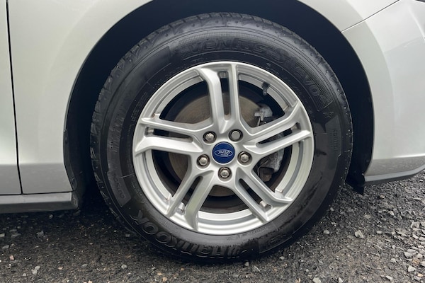 Used Ford Focus 2020 for sale - 76077002: Photo 3