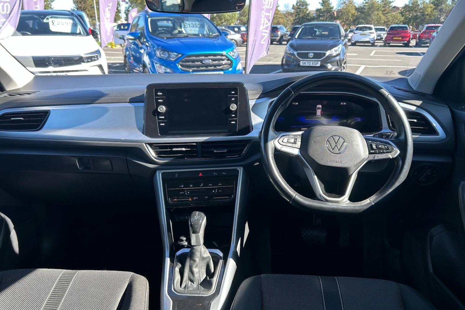 Used Volkswagen T-Roc 2023 for sale - 76624847: Photo 4