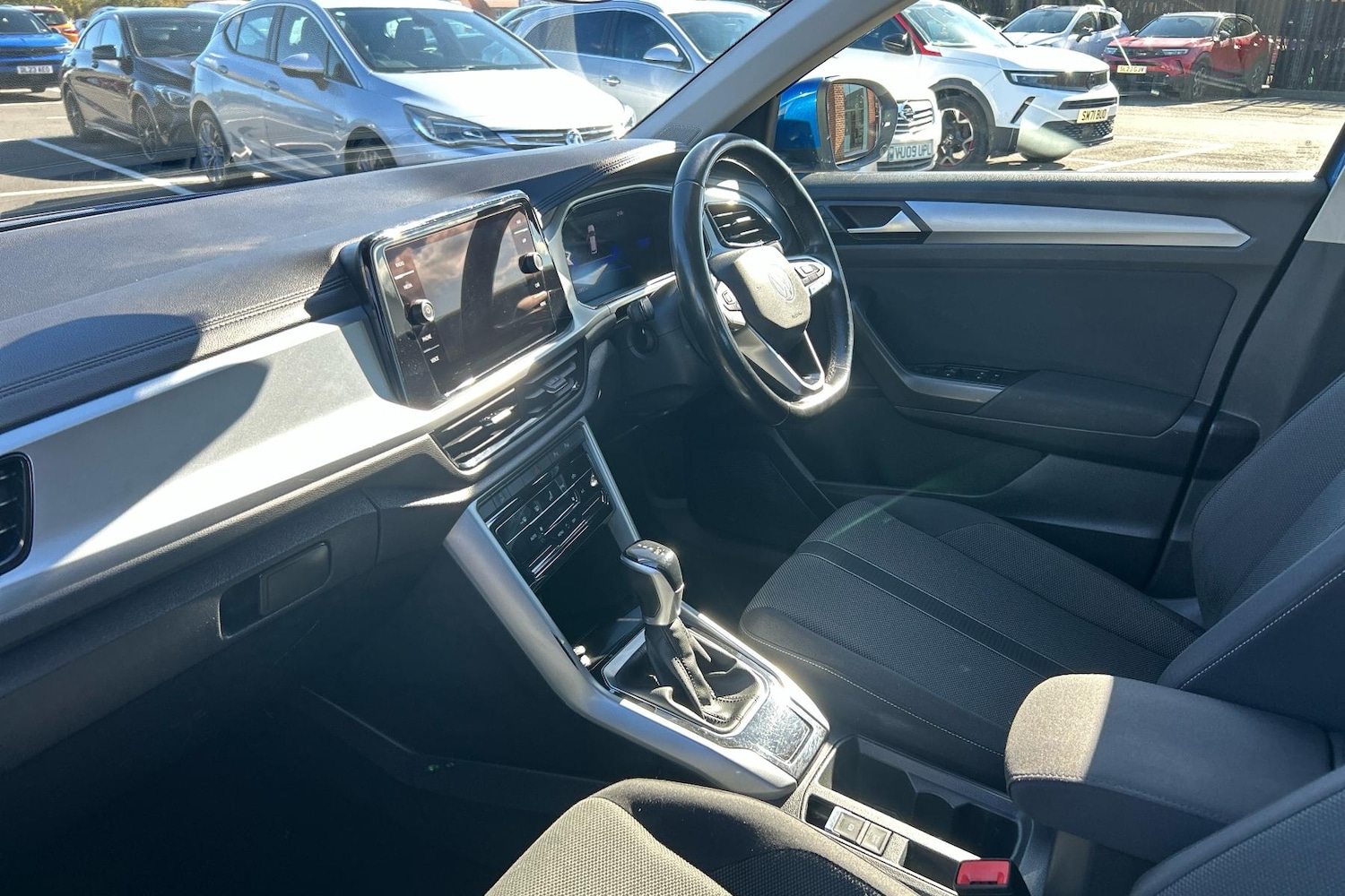 Used Volkswagen T-Roc 2023 for sale - 76624847: Photo 5