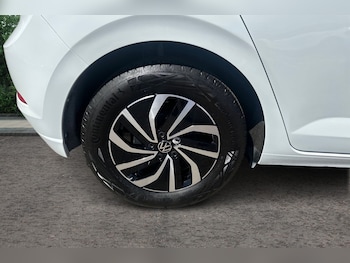 Used Volkswagen Polo 2024 for sale - 75566342: Photo