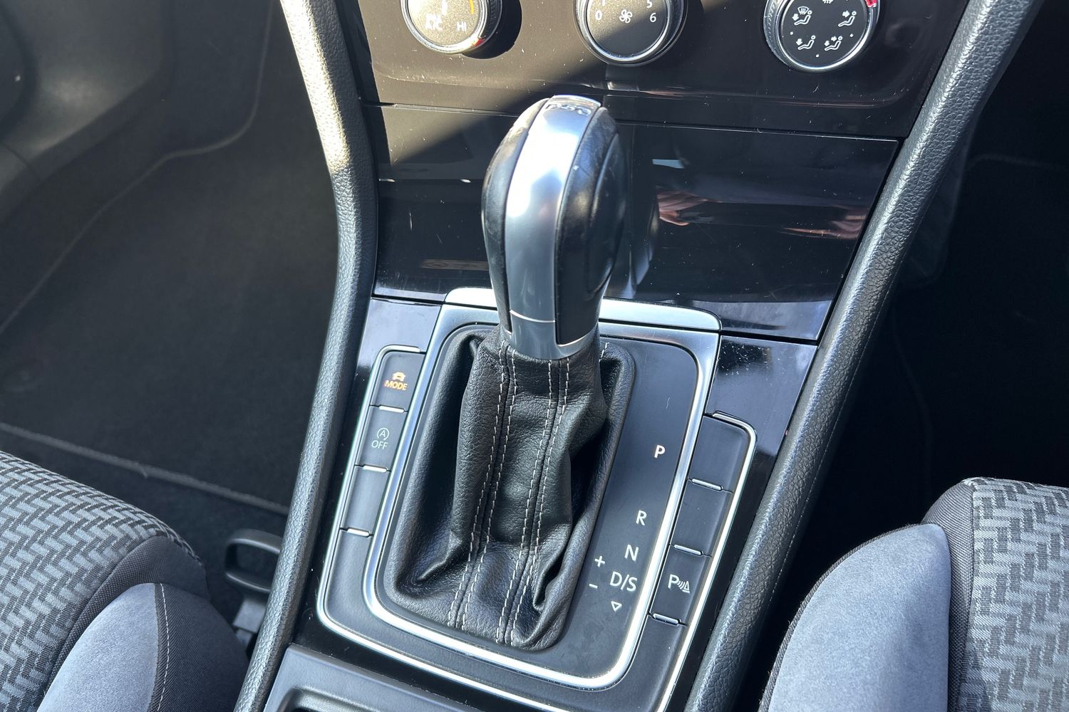 Used Volkswagen Golf 2018 for sale - 77886604: Photo 14