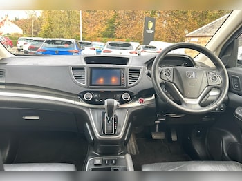 Used Honda CR-V 2017 for sale - 76649398: Photo