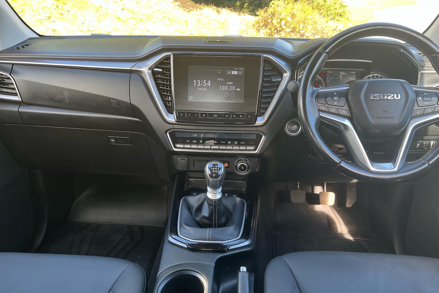 Used Isuzu D-Max 2023 for sale - 76034453: Photo 4