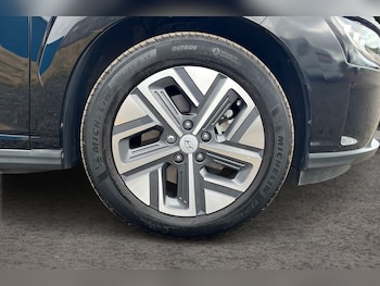 Used Hyundai KONA 2023 for sale - 79282103: Photo