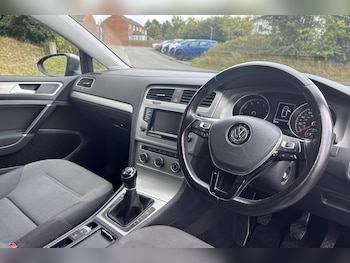 Used Volkswagen Golf 2015 for sale - 75637624: Photo