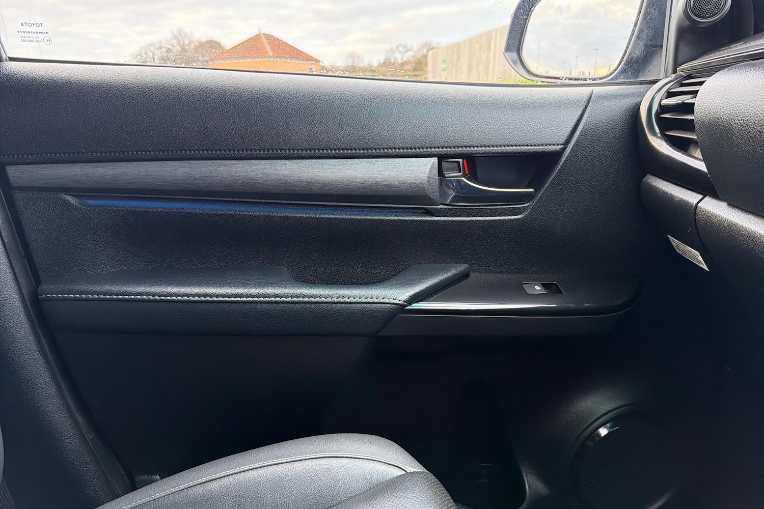 Used Toyota Hilux 2023 for sale - 77000395: Photo 21