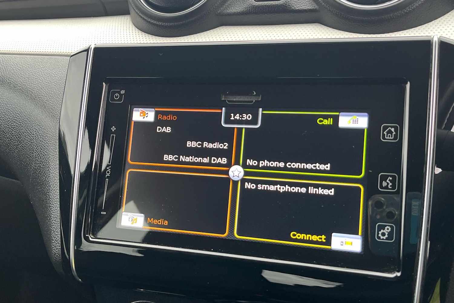 Used Suzuki Swift 2020 for sale - 76502804: Photo 15