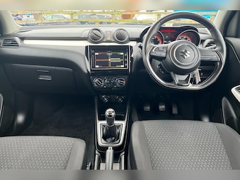 Used Suzuki Swift 2020 for sale - 76502804: Photo