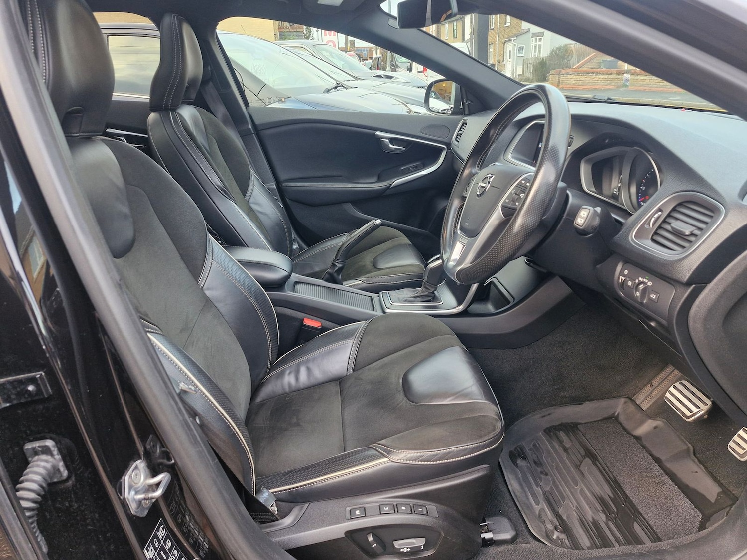 Used Volvo V40 2018 for sale - 77239571: Photo 10