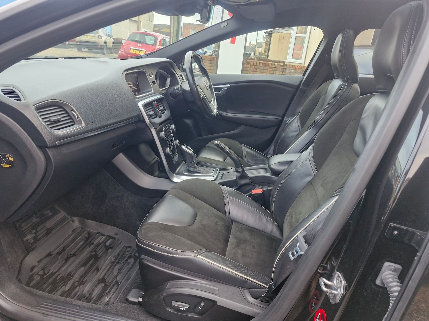 Used Volvo V40 2018 for sale - 77239571: Photo 13