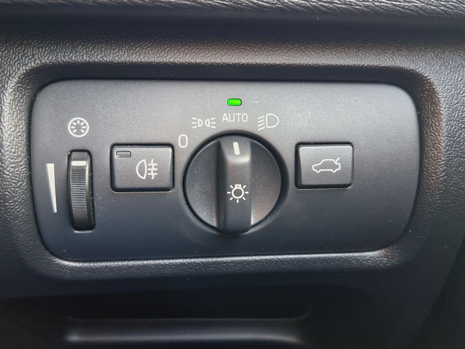 Used Volvo V40 2018 for sale - 77239571: Photo 22