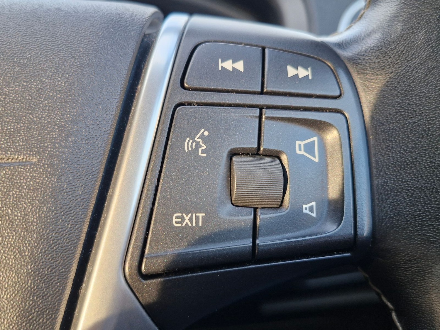 Used Volvo V40 2018 for sale - 77239571: Photo 24