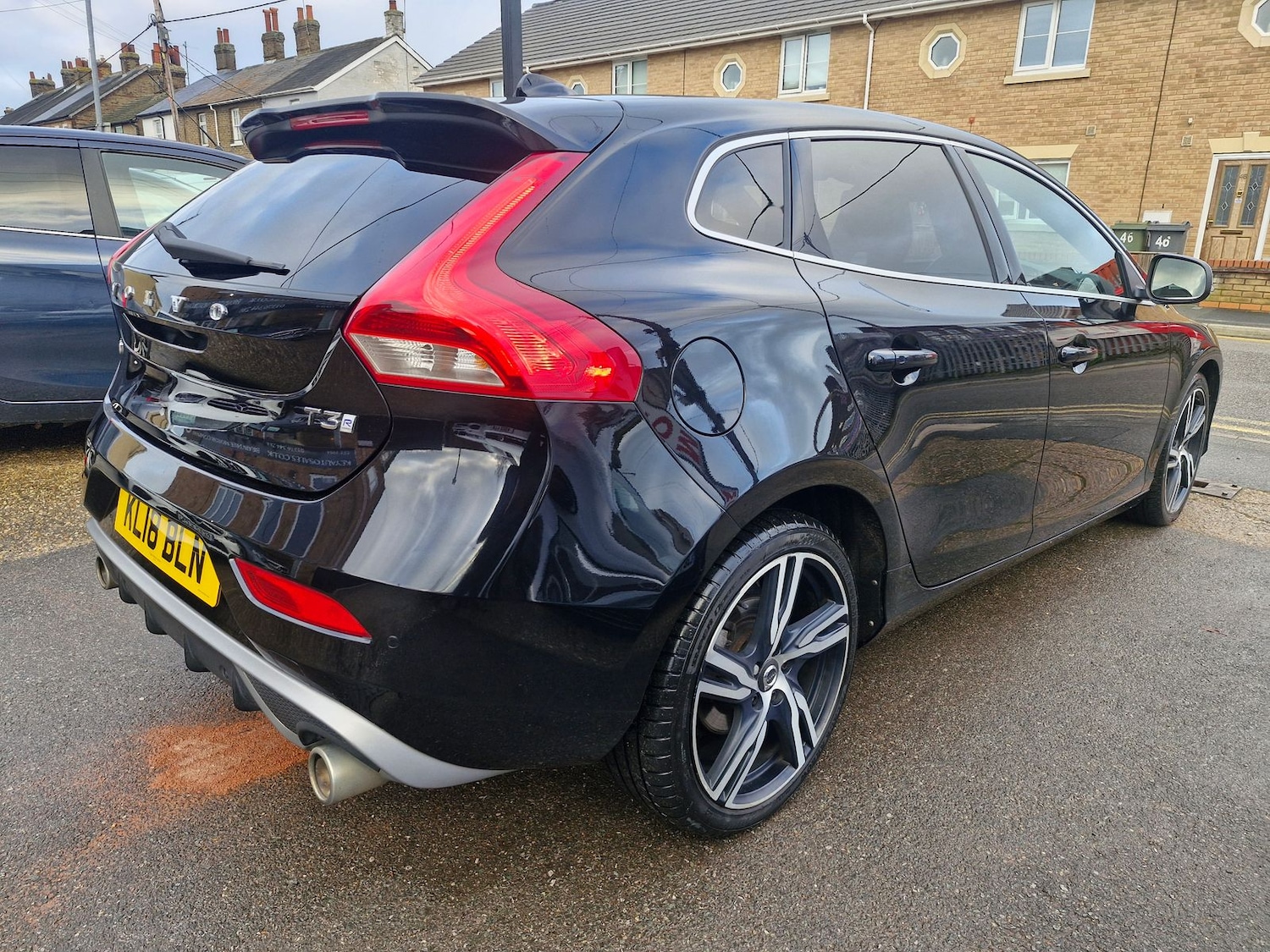 Used Volvo V40 2018 for sale - 77239571: Photo 3