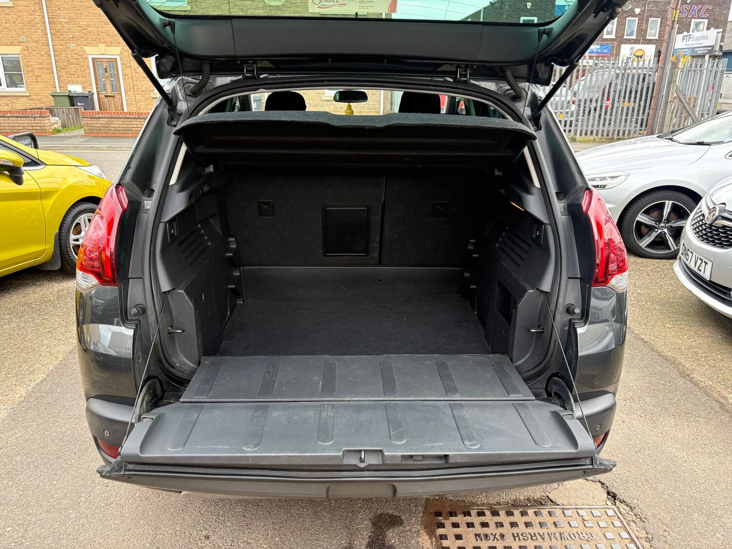 Used Peugeot 3008 2015 for sale - 77685847: Photo 8