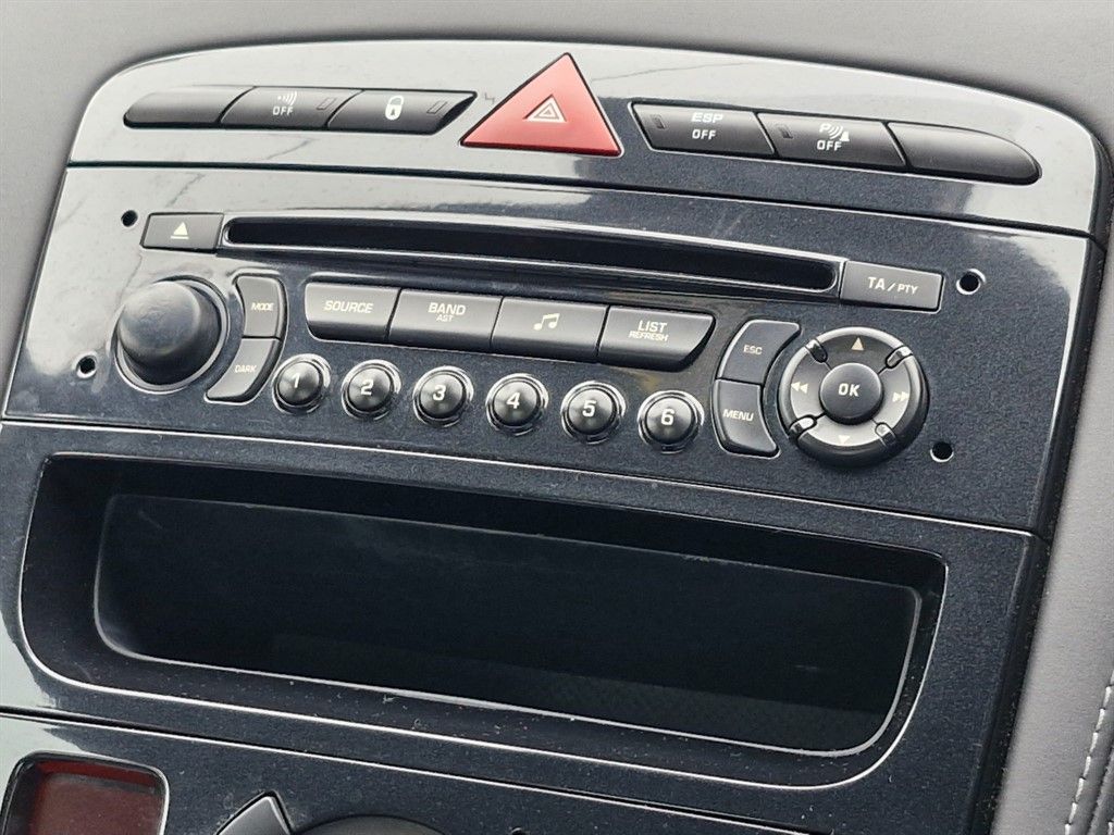 Used Peugeot RCZ 2011 for sale - 76459260: Photo 16