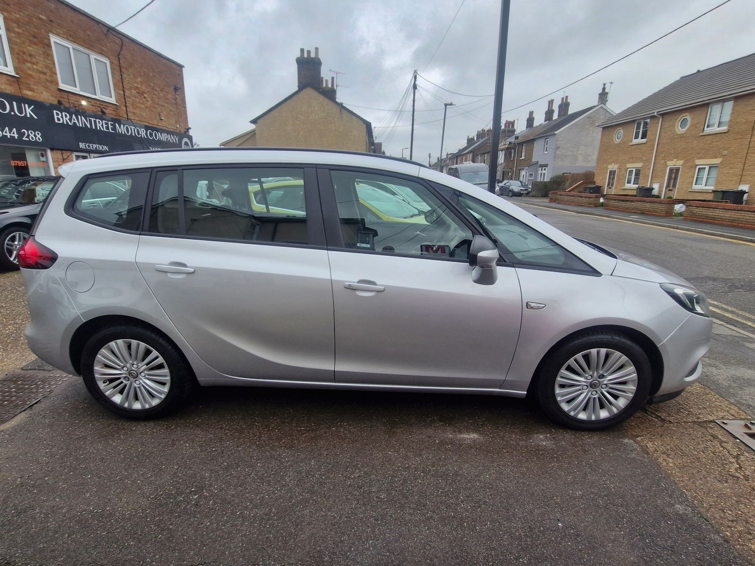 Used Vauxhall Zafira 2017 for sale - 77539959: Photo 2