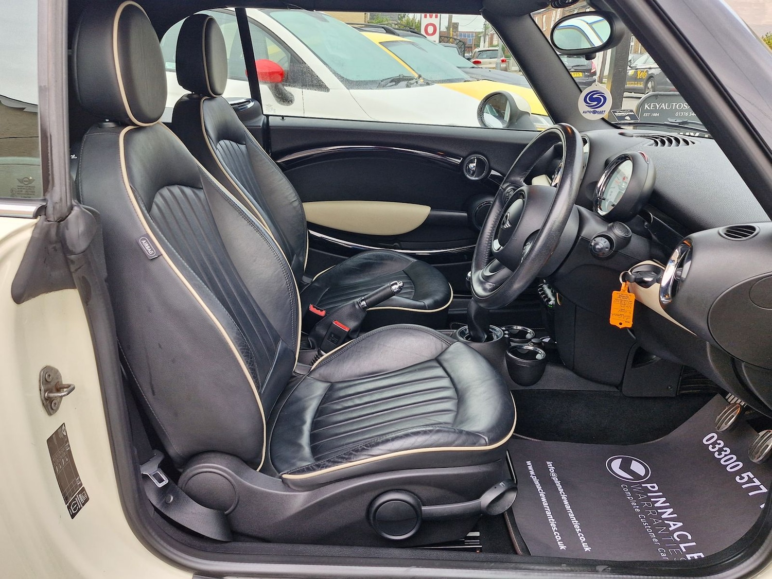 Used MINI Convertible 2013 for sale - 76124879: Photo 10