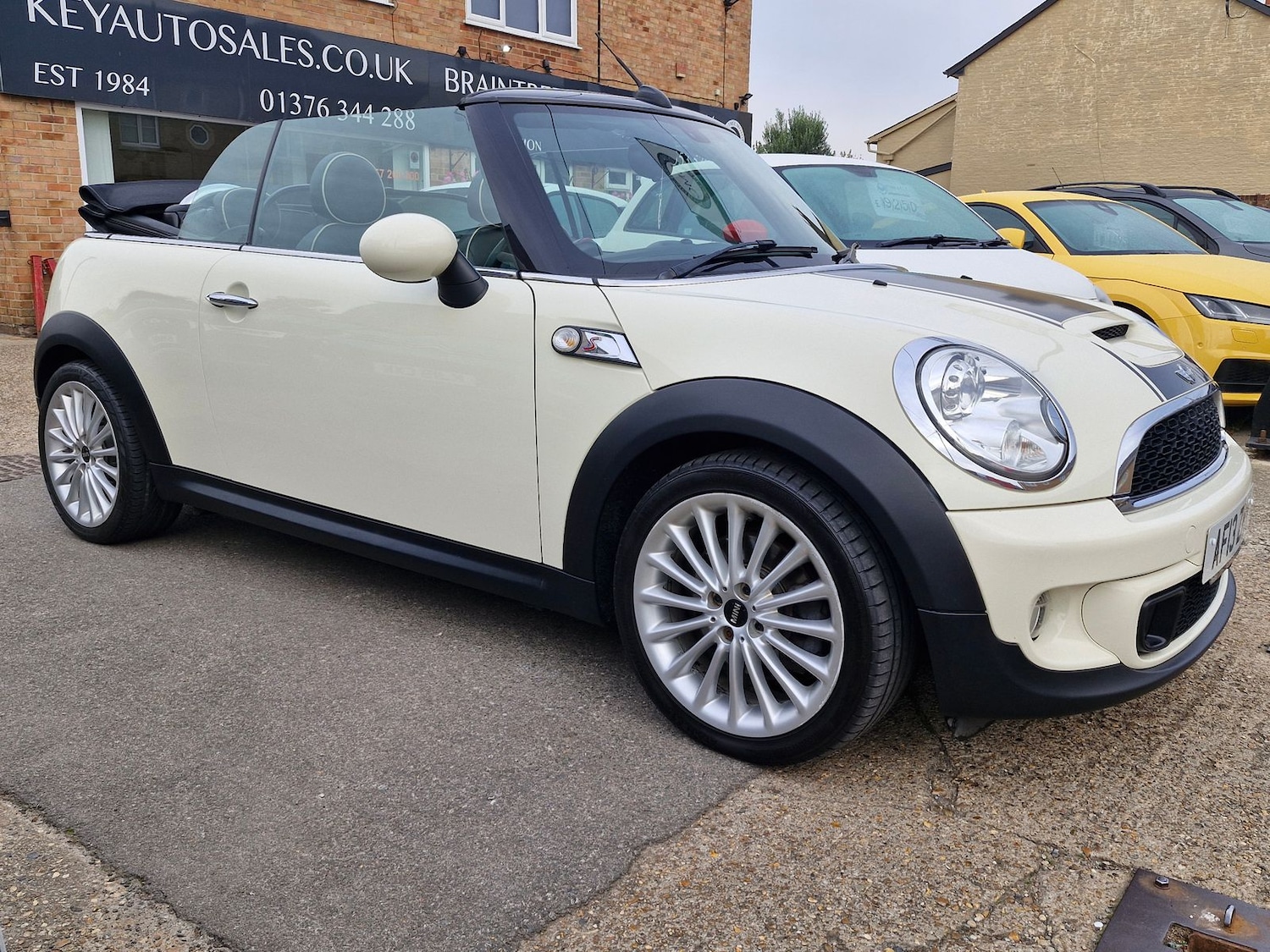 Used MINI Convertible 2013 for sale - 76124879: Photo 18