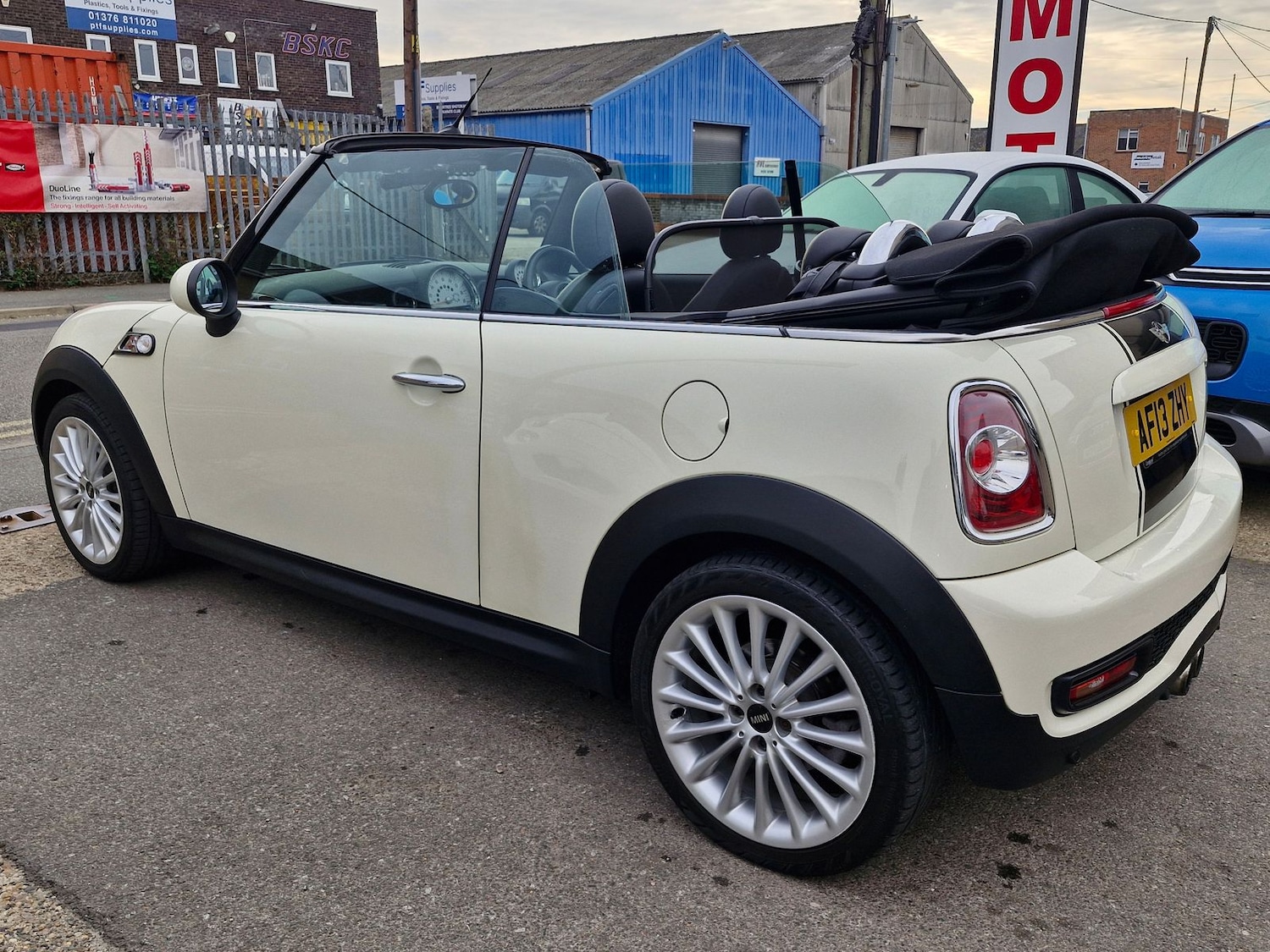 Used MINI Convertible 2013 for sale - 76124879: Photo 20