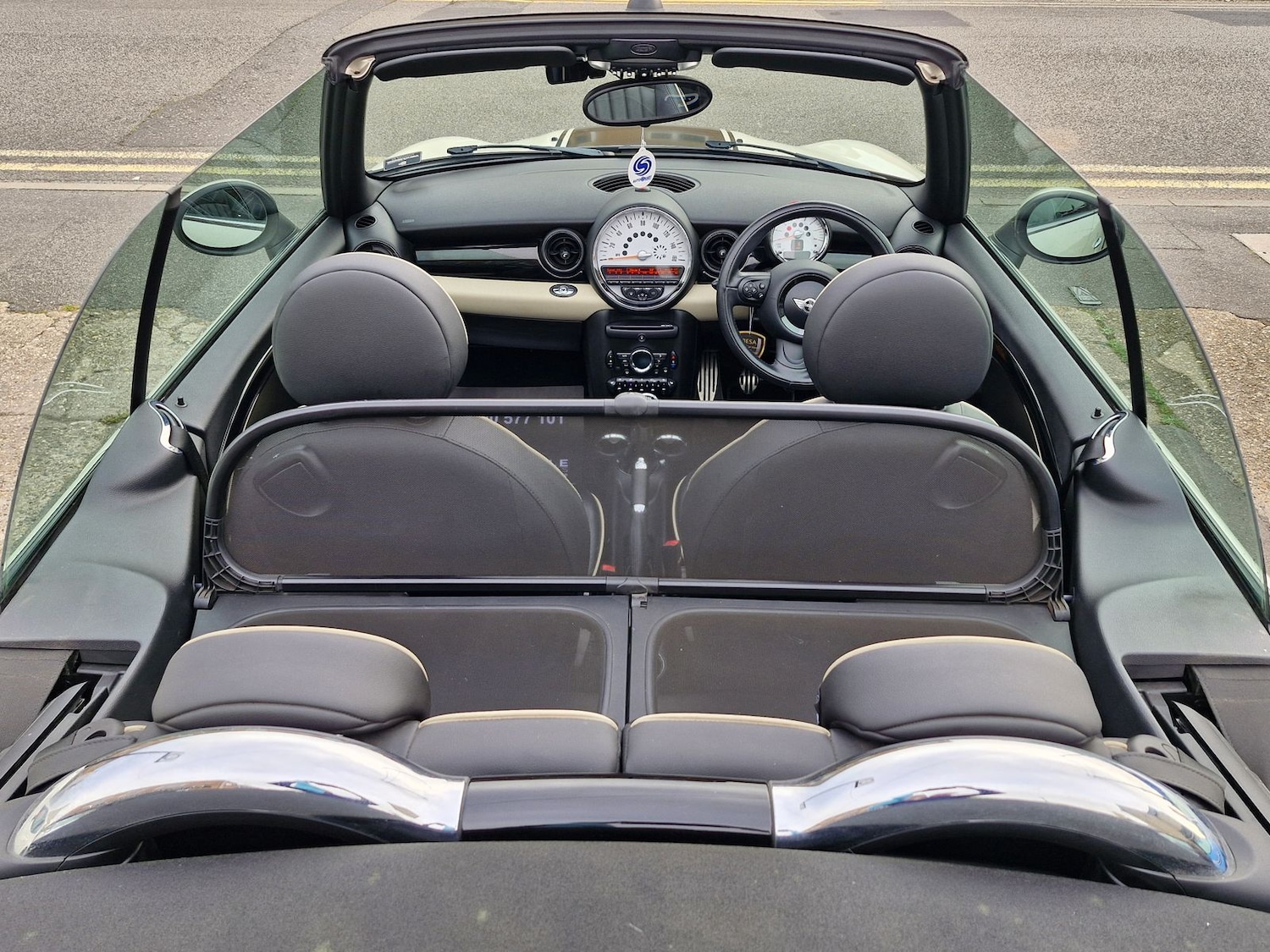 Used MINI Convertible 2013 for sale - 76124879: Photo 24