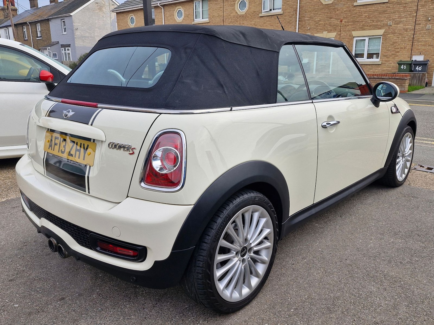 Used MINI Convertible 2013 for sale - 76124879: Photo 3