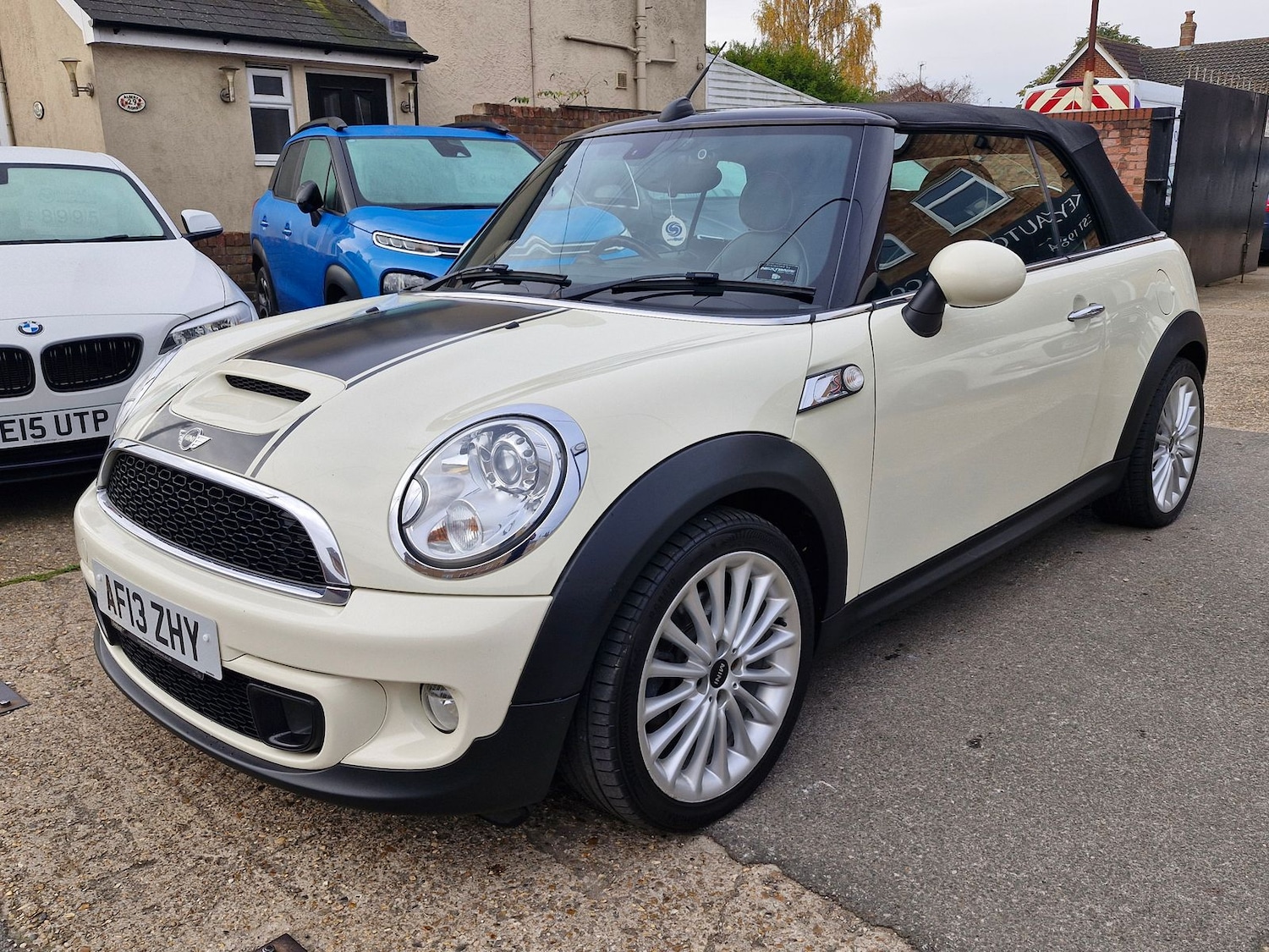 Used MINI Convertible 2013 for sale - 76124879: Photo 7