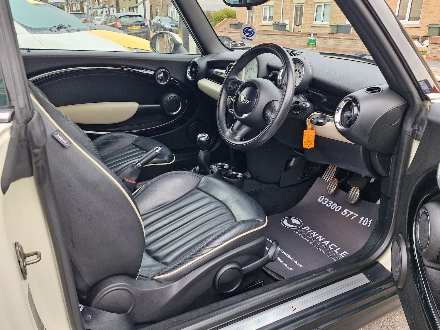 Used MINI Convertible 2013 for sale - 76124879: Photo 9